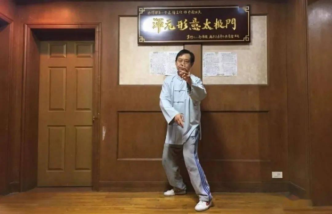 马保国回应20万出场费一分未拿家住老旧小区屋内装饰简陋