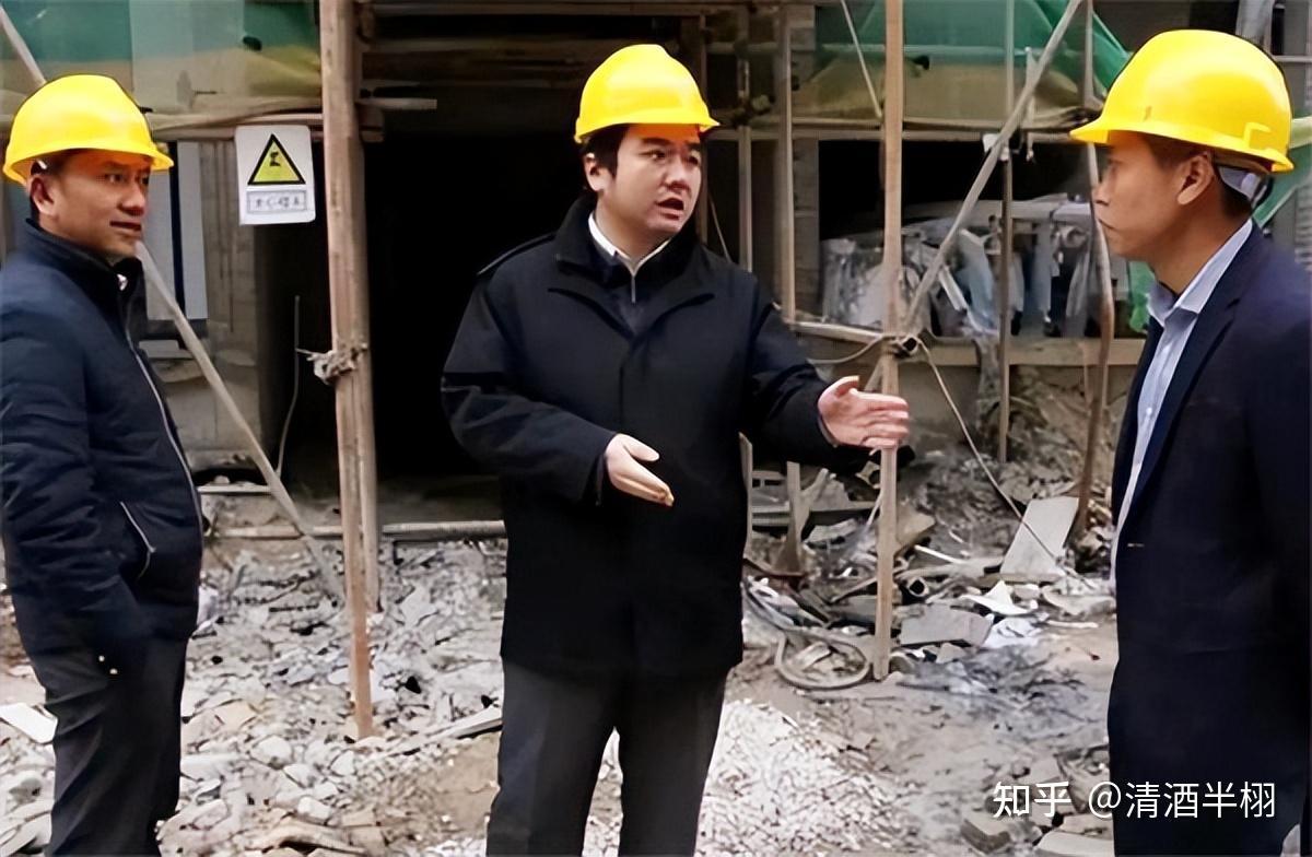 然而,在与万达集团董事长王健林的洽谈中,徐刘蔚展现了其坚定和果敢的