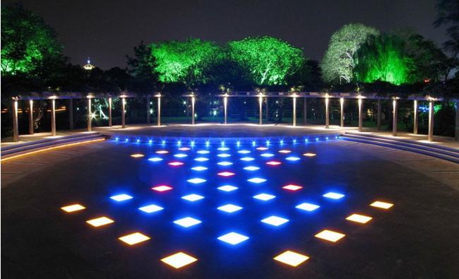 今天所介绍的山西亮化工程的灯具主要特点是体积小巧,主要应用在地面