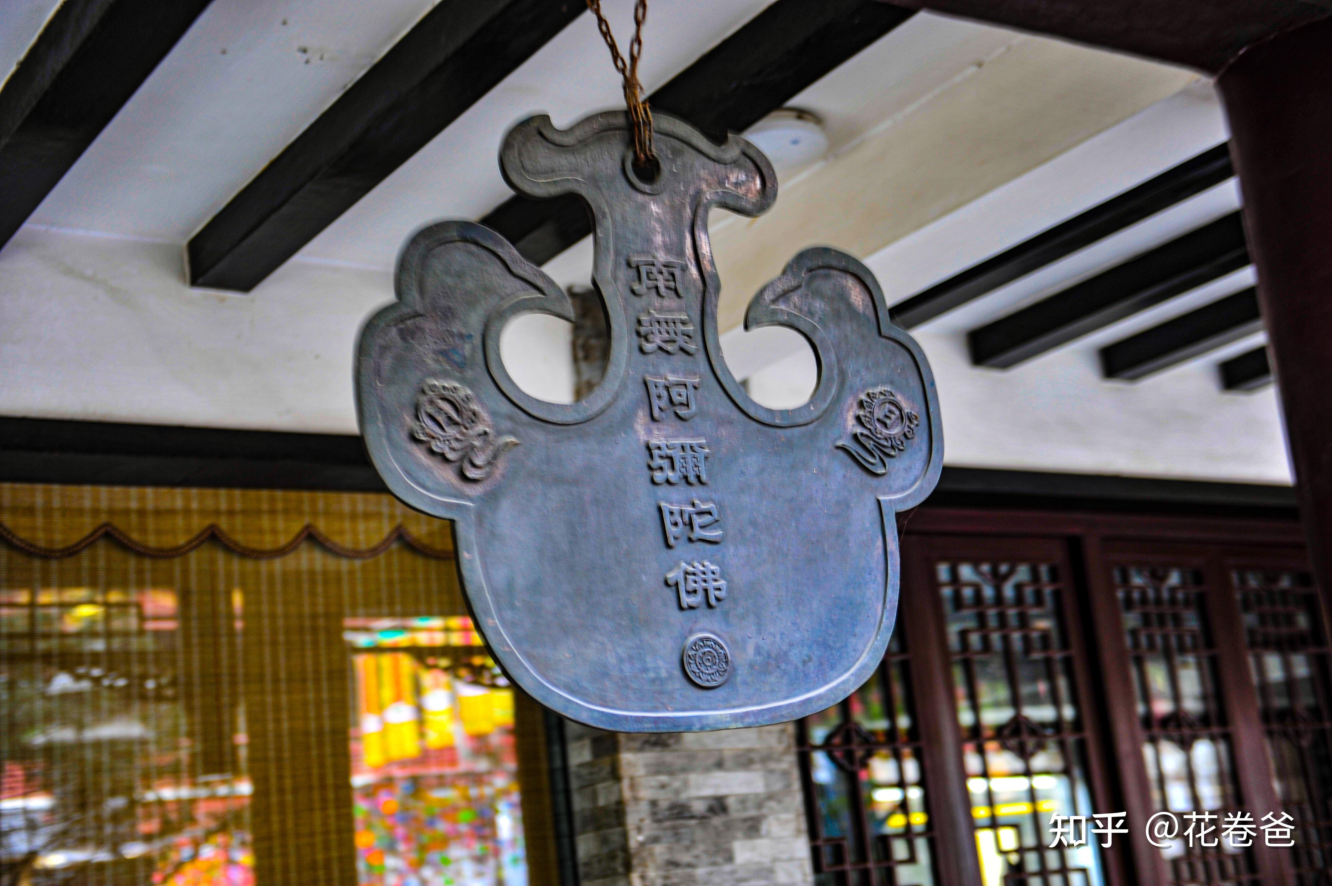 在闹市中,寺院隔绝了外界的吵杂,让心情愈发的平静下来,这也是喜欢到