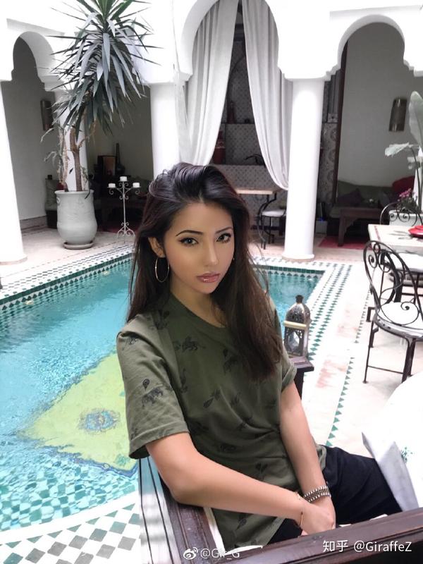 当然是我glr_g丽姐了,妆前清纯妆后狂野,性格特别好的北京妹子!