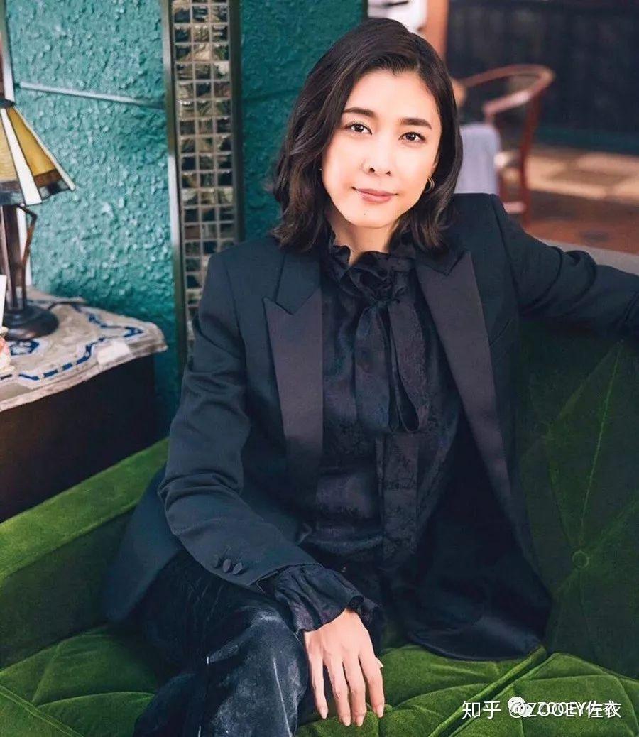 竹内结子水川麻美丑闻专门律师queen第1集穿搭好物