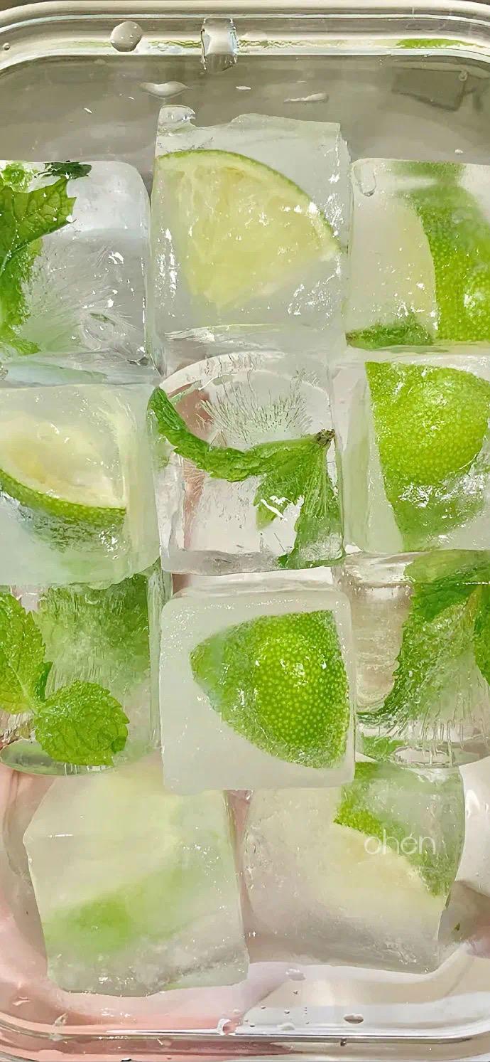 有没有ins风简约壁纸的类似于这种