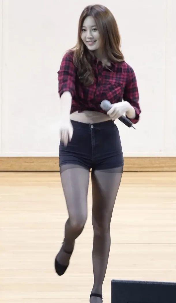 女团门面李惠利金亚荣那些神级现场秀我一脸