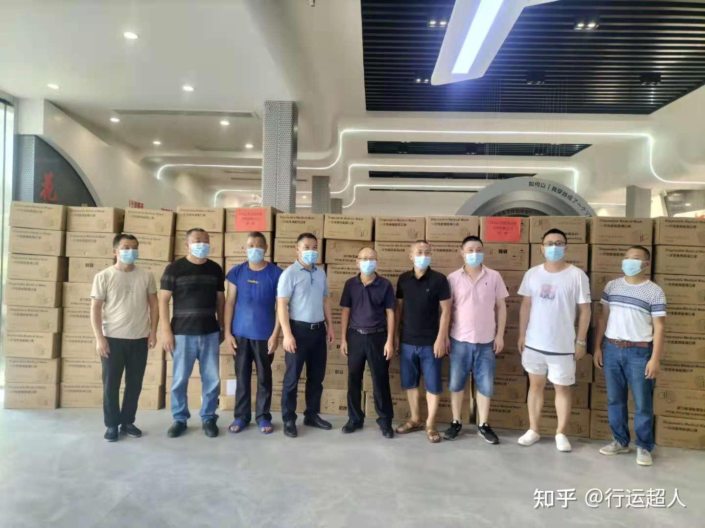 简单小酒创始人曹鹏带领联合创始人肖忠,联合创始人刘浩,邱常勇,周