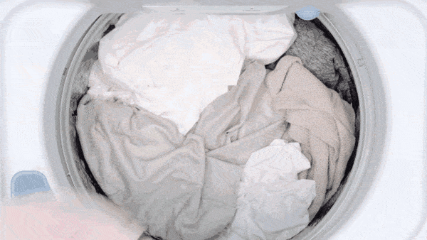 "打开衣柜 全是白t白衬衫美丽的背后总是有代价的浅色衣服太容易脏了