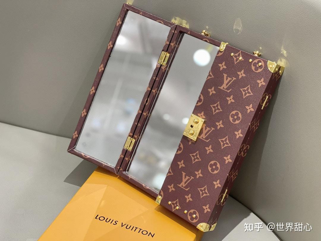 lv #路易威登 louis vuitton[品牌]#2021居家展览上的折叠镜子, 全球