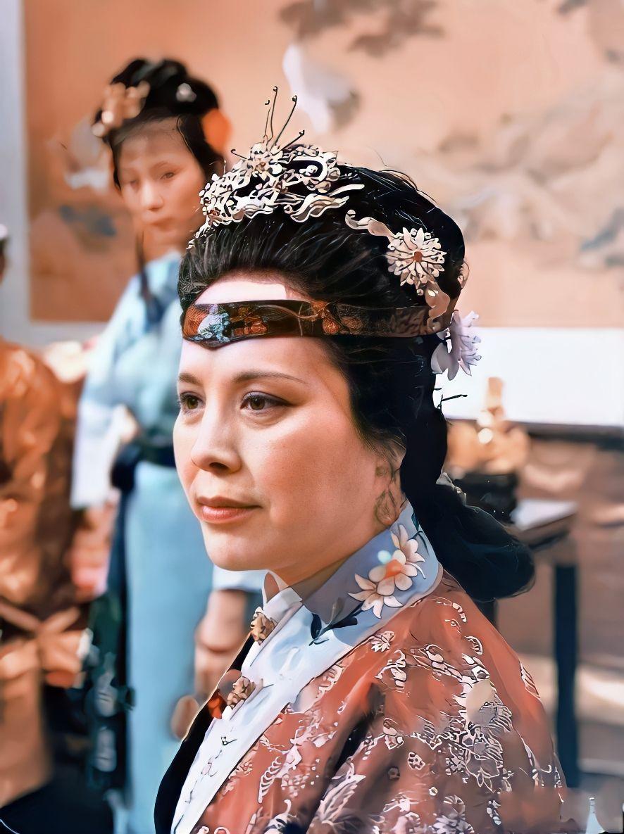 王善保家的搬起的那块石头