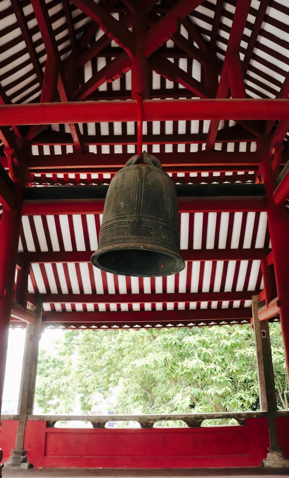 文秀有一座古老的钟楼而盘绕着它而立的公园,便得「钟楼公园」之名.