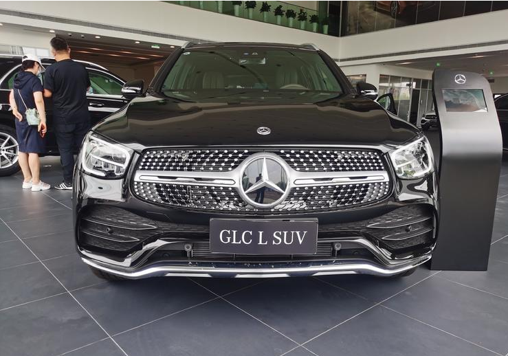到店实拍特供中国的长轴距suv奔驰glc300l