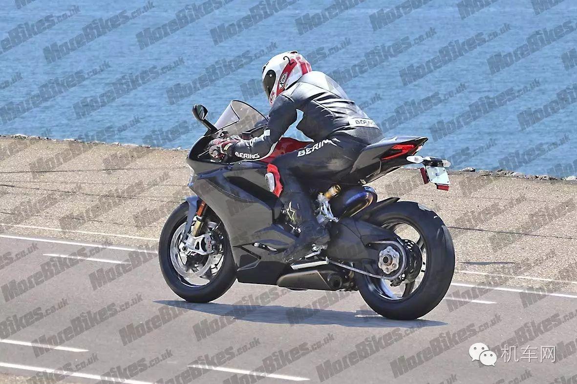 杜卡迪新跑车动力是r3的5倍却还轻12公斤
