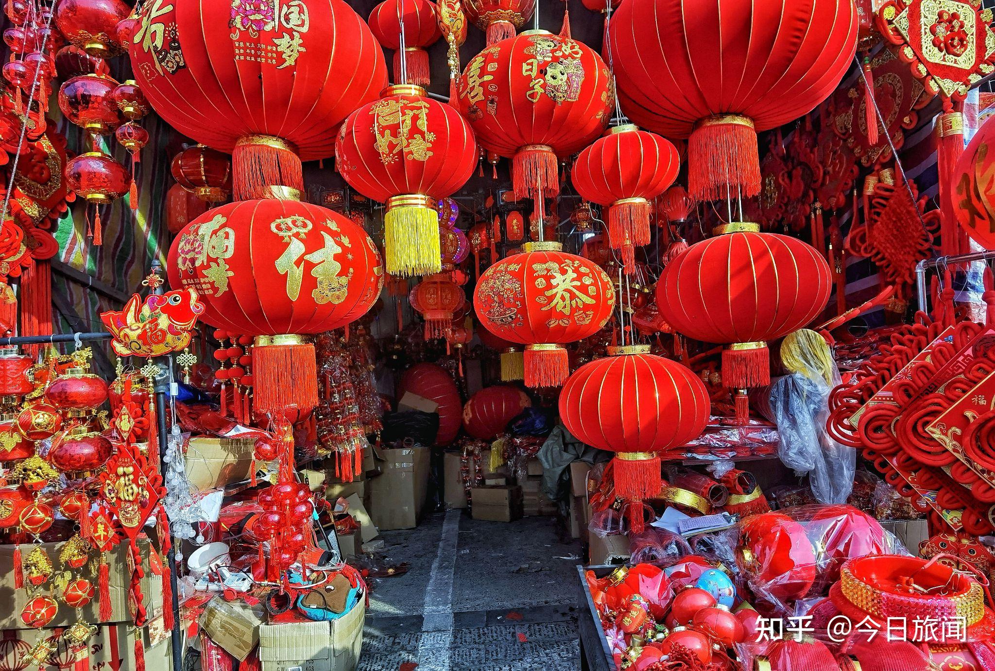 过了腊八就是年,红红火火过大年!河南洛阳关林批发市场热闹非凡