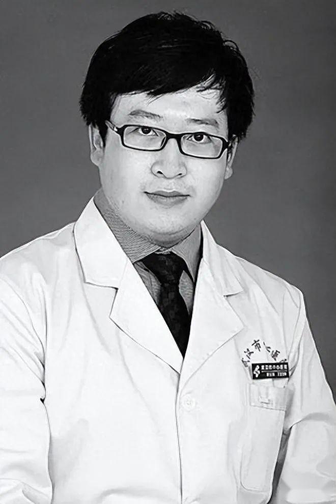 "新冠吹哨人"李文亮离世后,他的妻子付雪洁,如今生活过的怎样?