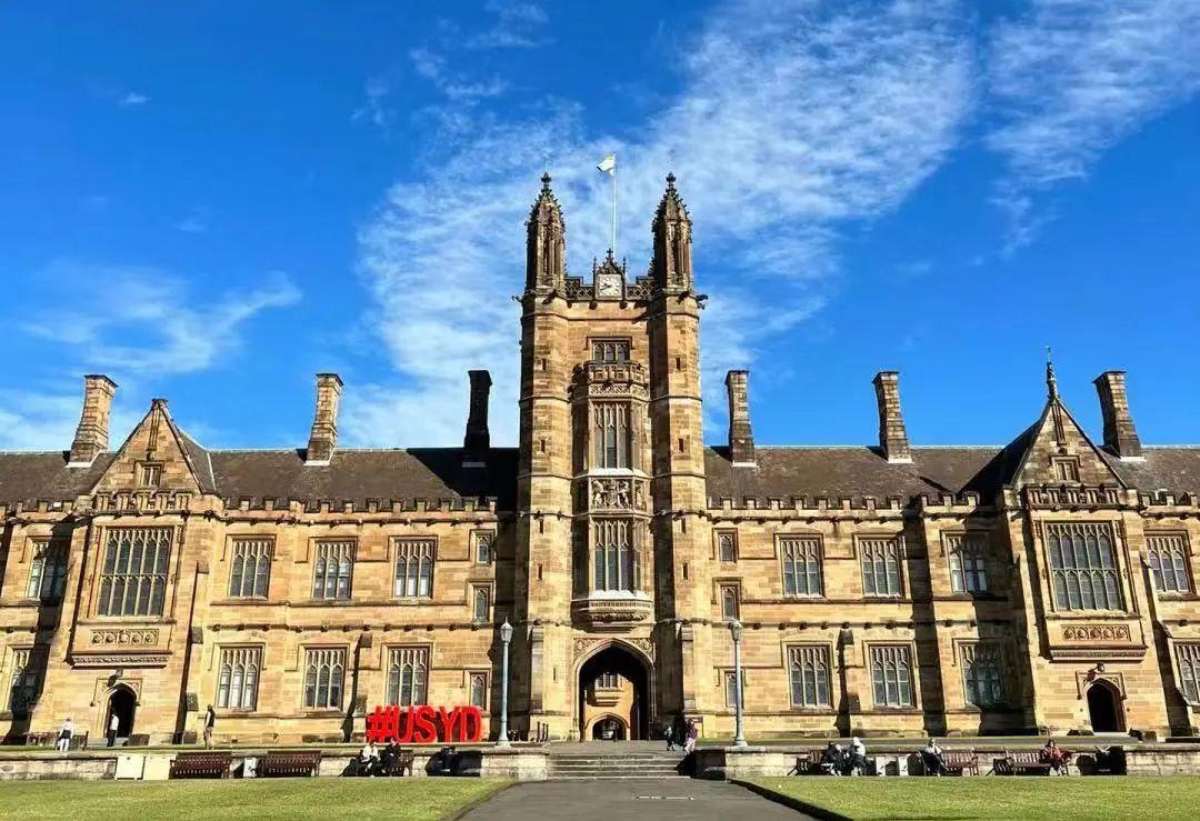 03哈利波特教学楼悉尼大学从1881年起,开始招收女生,是世界上最早允许