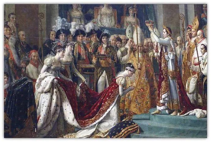 让人感到有些诧异:这里是路易十四以来的皇宫,拿破仑是在法国大革命