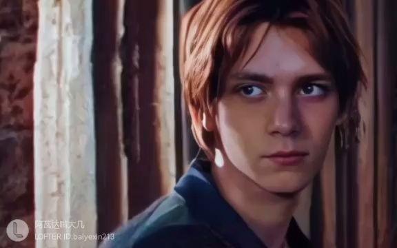 请问有人有韦斯莱双子弗雷德韦斯莱乔治韦斯莱的照片吗特别帅的那种