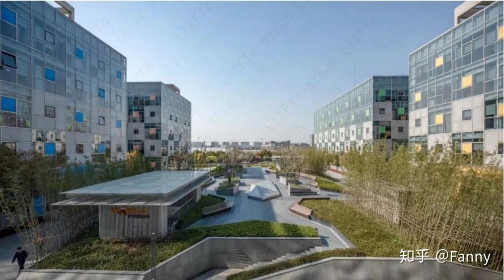 金桥万创中心是万科上海区域较早期的成熟产业园区项目,位于上海国家