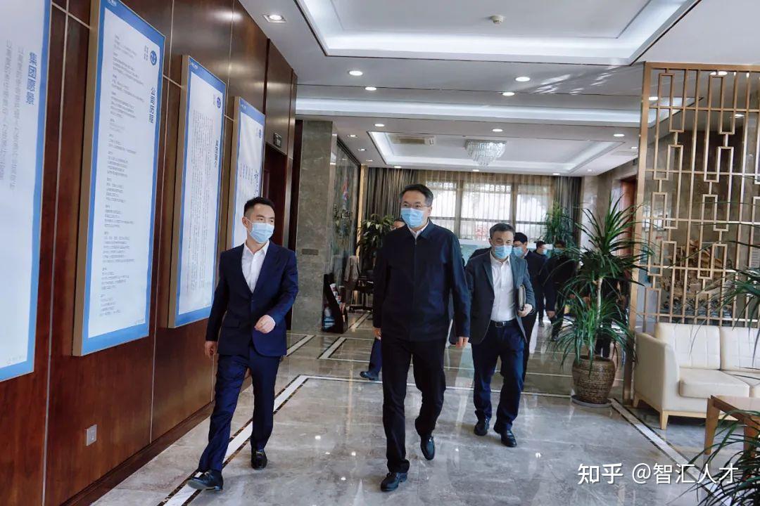 苏州高新区党工委张瑛常委一行领导莅临智汇集团调研指导