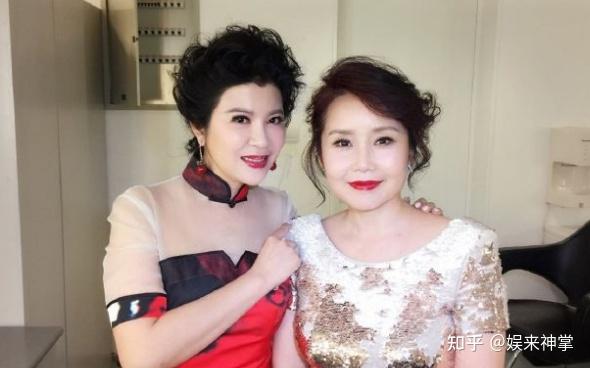 1999年,看着女儿渐渐长大,胡月有了复出的念头,丈夫陆剑民表示支持.