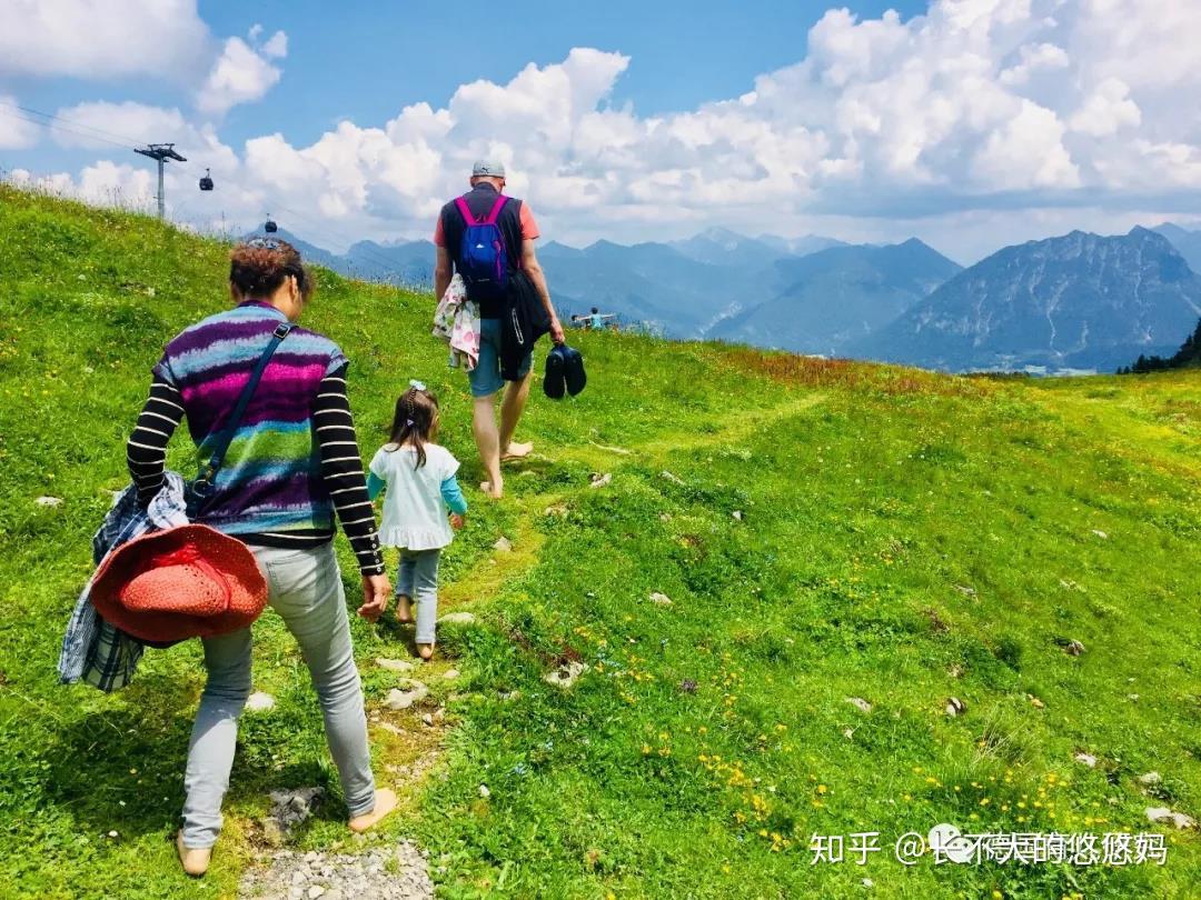 体验欧洲赤脚感官公园谁说再热也不能光脚