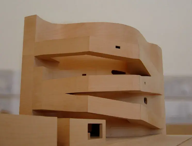 模型赏析阿尔瓦罗西扎