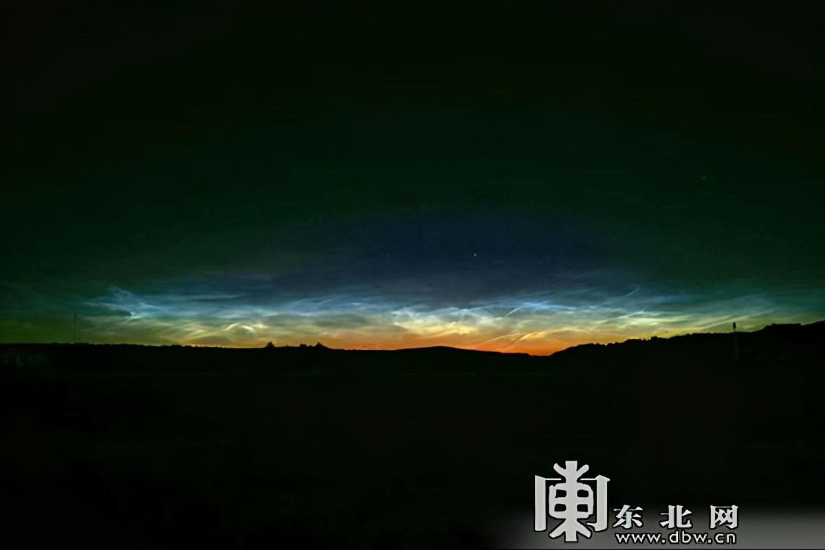 多人拍到壮观夜光云，出现在太空边缘，但可能不是什么好兆头 - 知乎