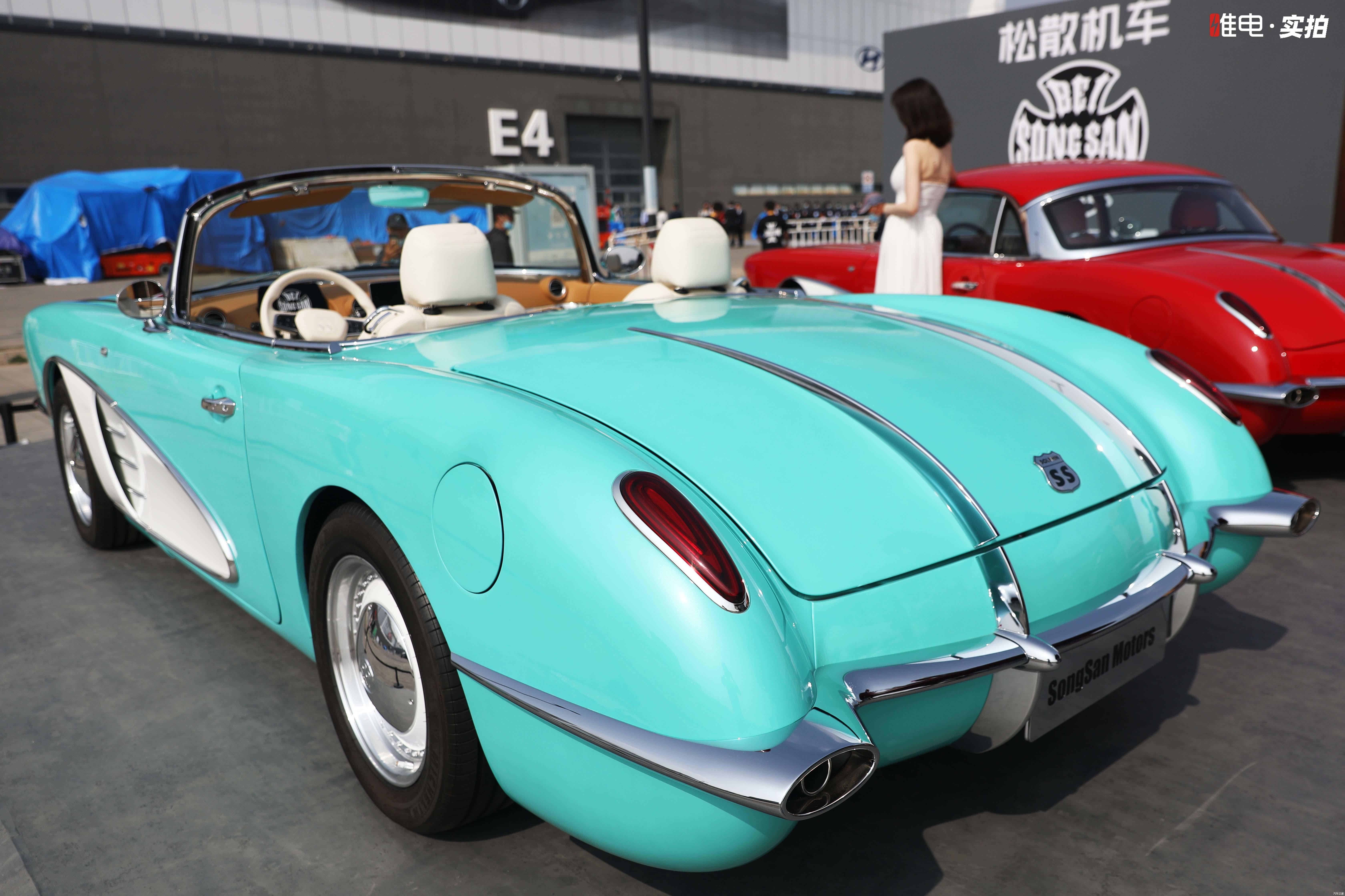 比亚迪的内饰老爷车的外壳松散推出的硬顶敞篷跑车够靓