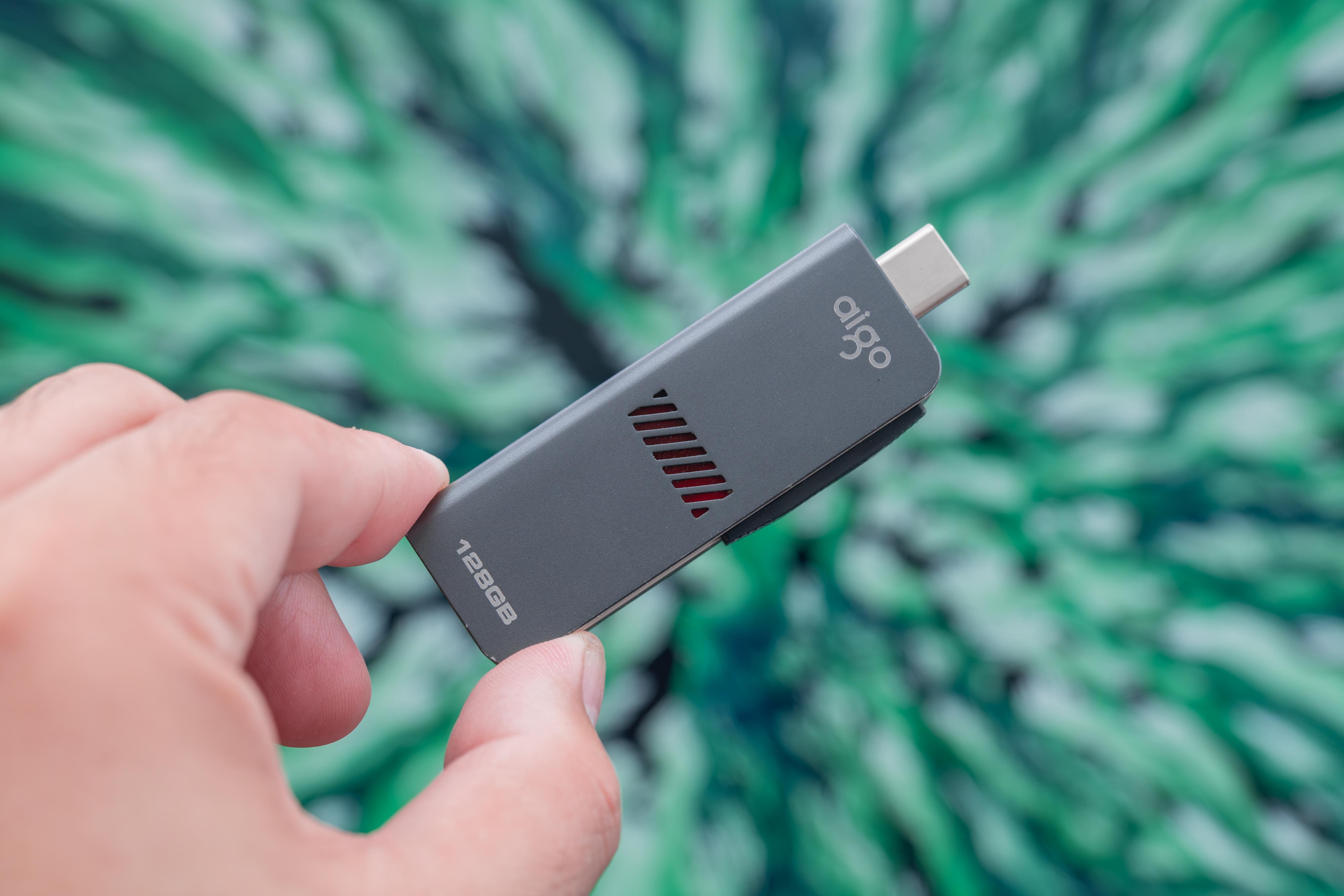 mac & win 双持用户移动存储新思路:爱国者 u357 双口高速 u 盘测评