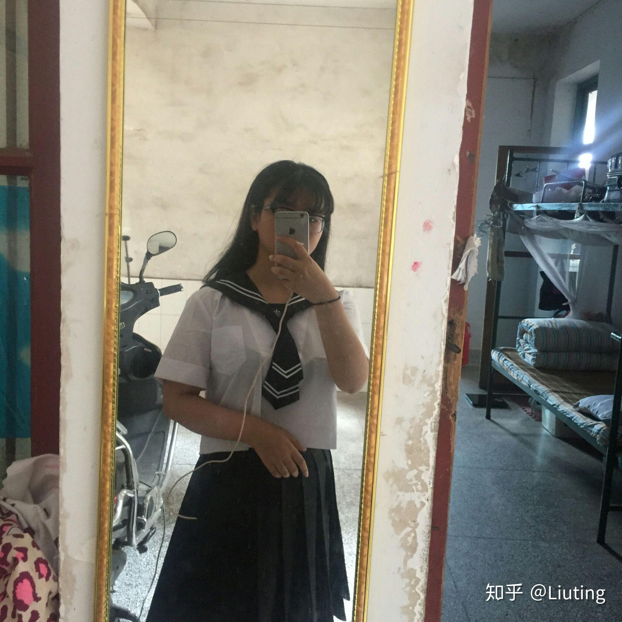 怎么看待胖一点的妹纸穿jk制服