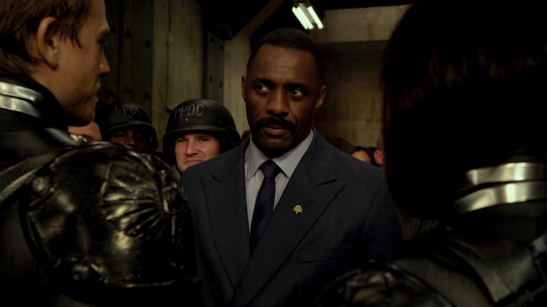 的剧情就是一个人物从开头到结尾两种不同的状态之间划出的人物弧光