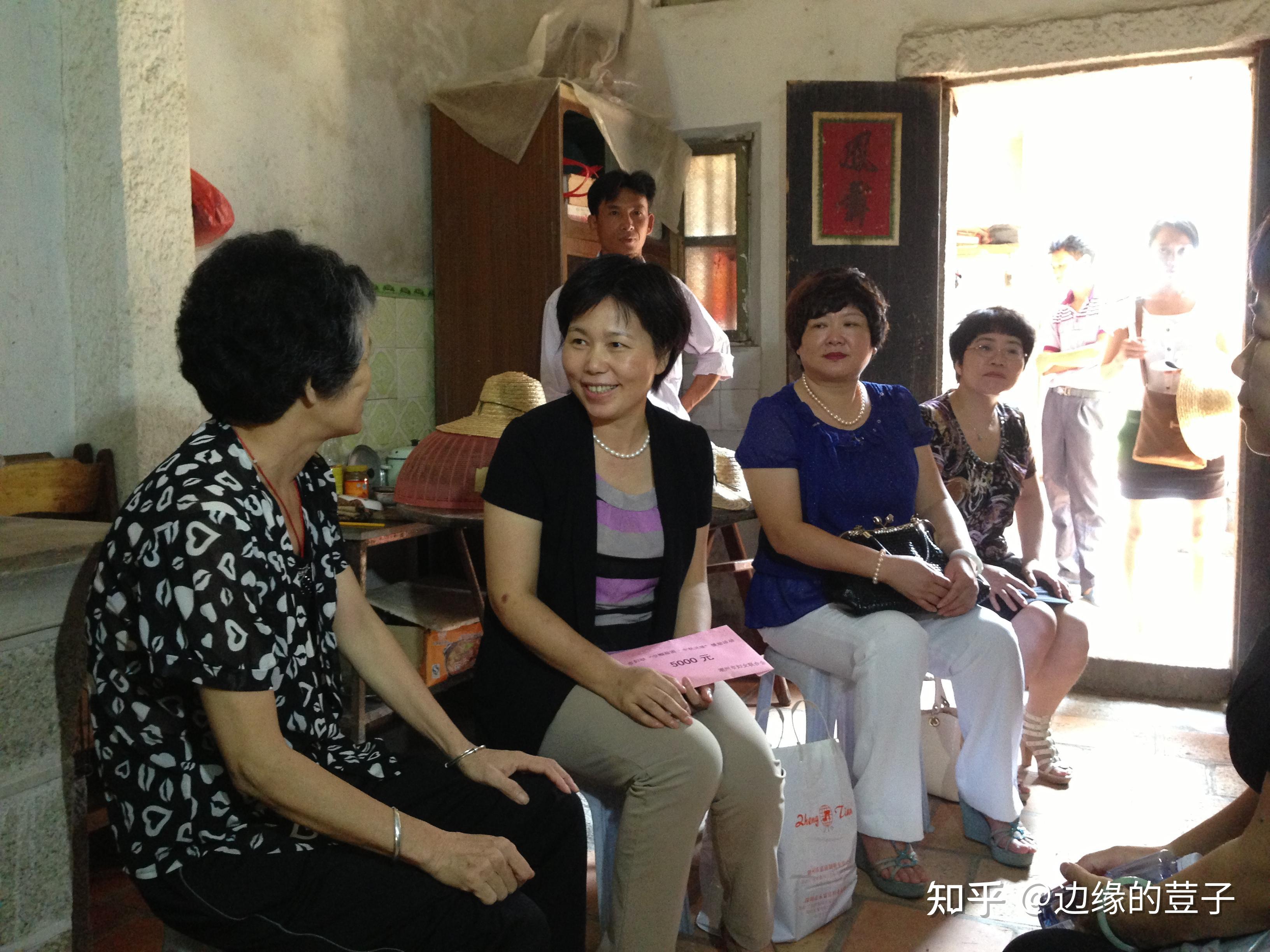 衡阳市妇联主席周红玲在石塘村妇联执委会上强调 妇联改革让精准扶贫更有力量