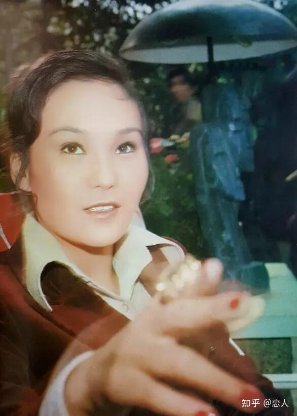 邵氏“三级女王”胡锦的坎坷情路，走在街上，被人叫做潘金莲 - 知乎