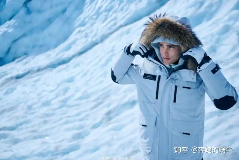 去北方看雪玩雪穿什么衣服好？玩雪滑雪推荐这几款羽绒服，既防风雨保暖舒适还颜值高 - 知乎