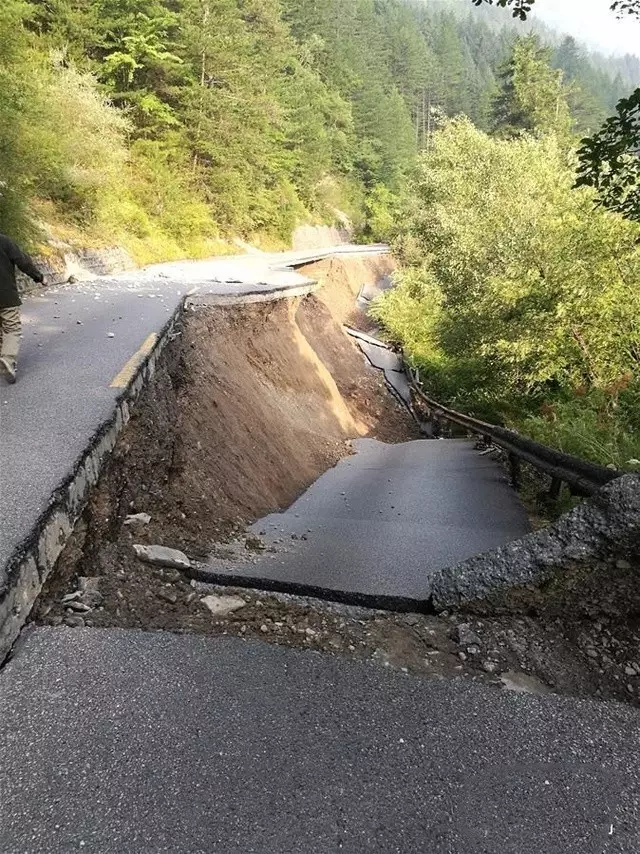 九寨沟地震后近期还能去旅游吗?