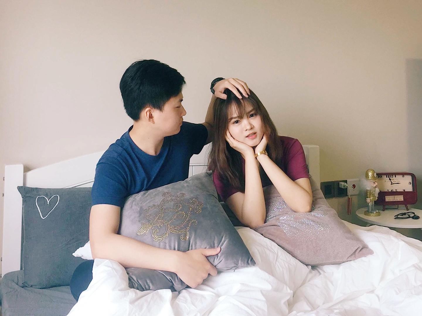 情侣在家,如何低调自拍秀恩爱?