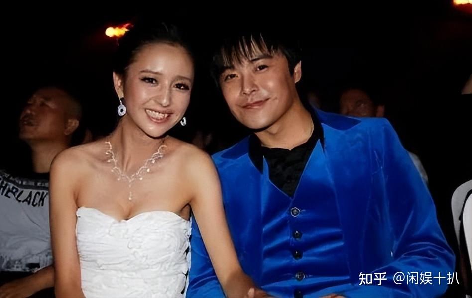 官宣离婚1年,佟丽娅与陈思诚再同框,再看两人的婚姻,才明白她离开