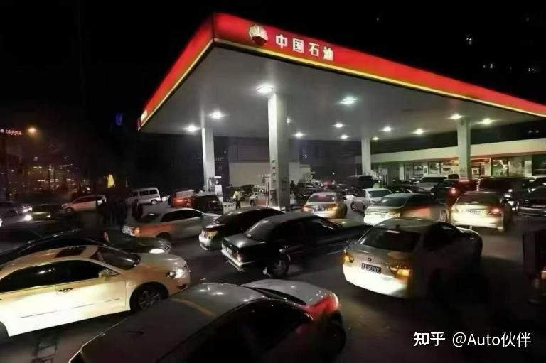 油价重回“9元时代”,比亚迪插混省油省钱更省心