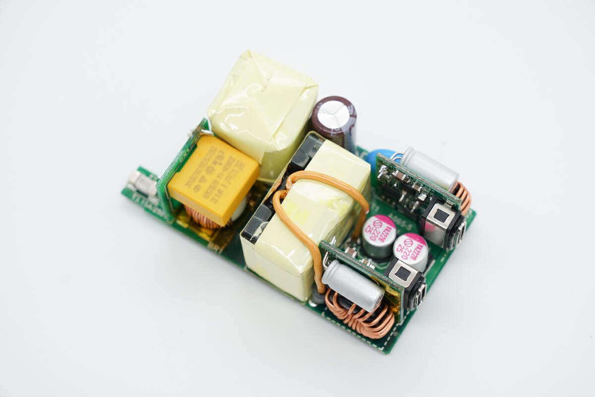 拆解报告:白牌60w双usb-c口快充充电器upd065a-01pa