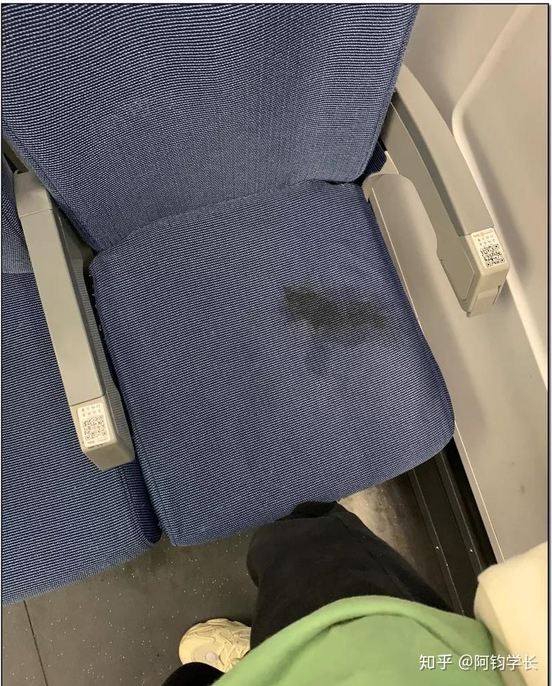 全程高能在西湖射x洗x得x病到处试衣服用酒店花洒灌x