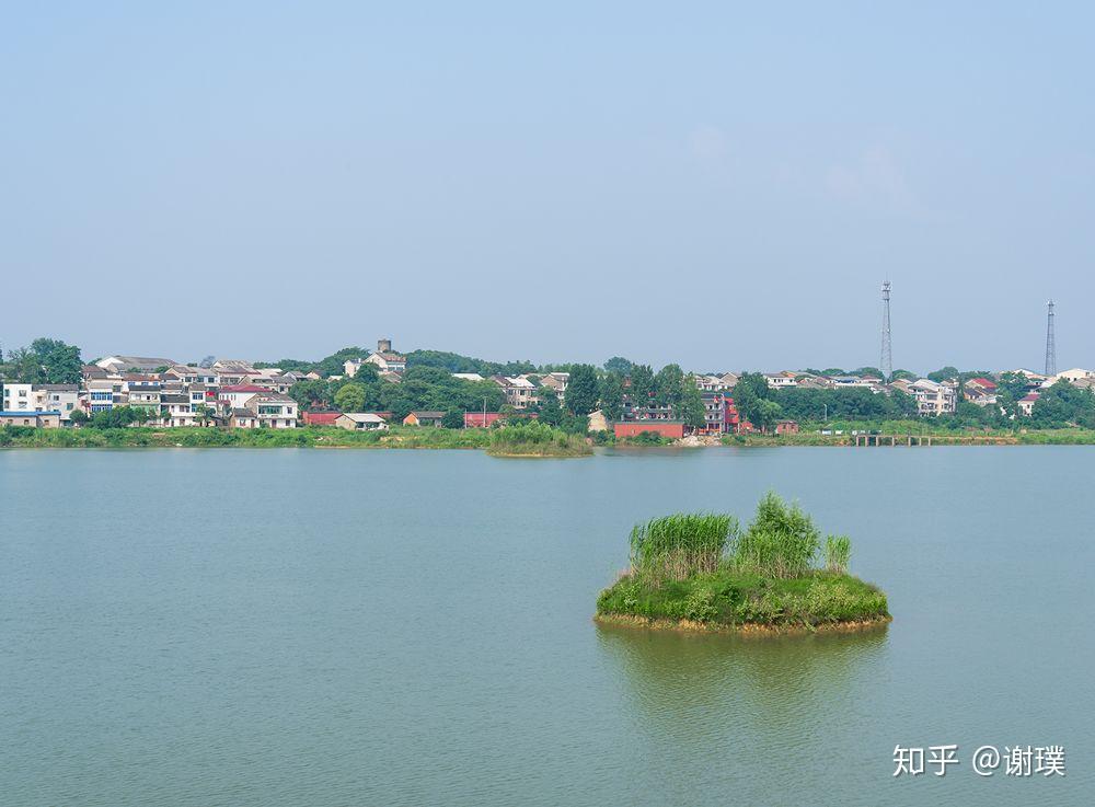 樟樹港,地處湘陰東南,毗鄰洞庭湖,依傍湘江,樟樹鎮因樟樹得名,轄區