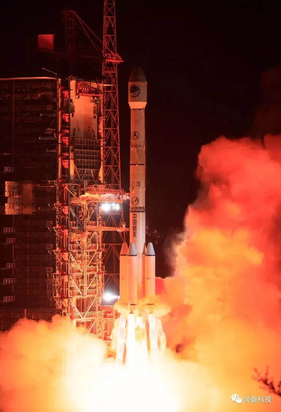 热闹北斗卫星上天重猎火箭发射宇航员回家