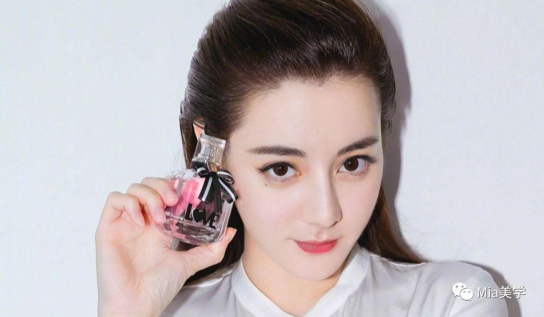 长相上的寡淡,如何变成一种优势?