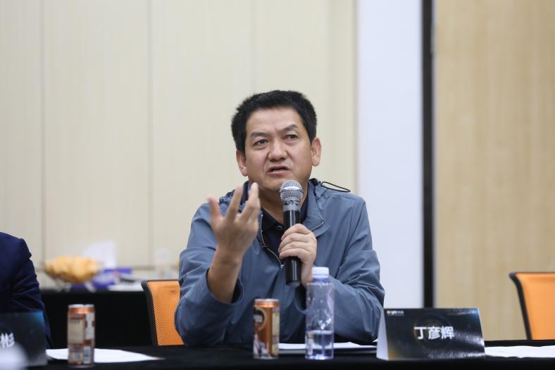 新华社等二十家主流媒体走进艾比森解码双循环格局下