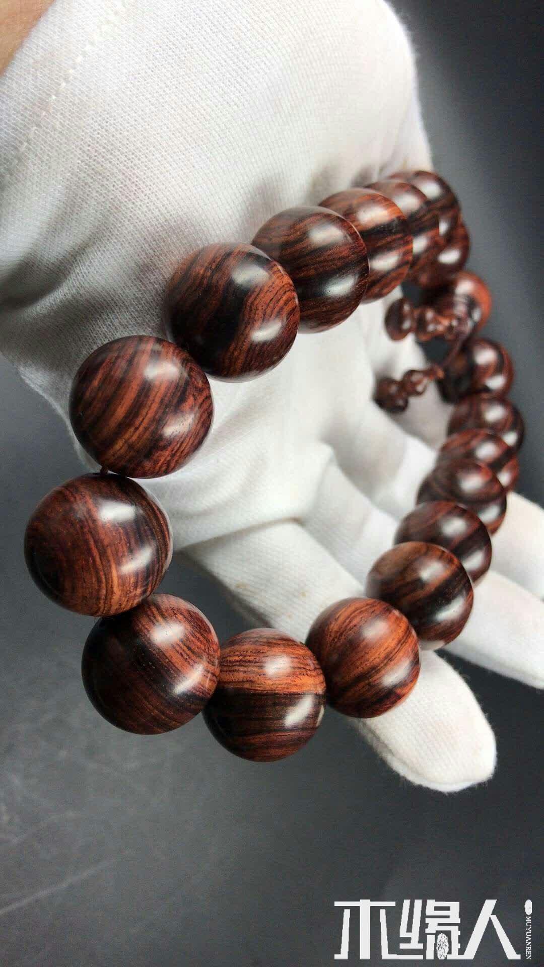 海南黄花梨手串盘玩方法