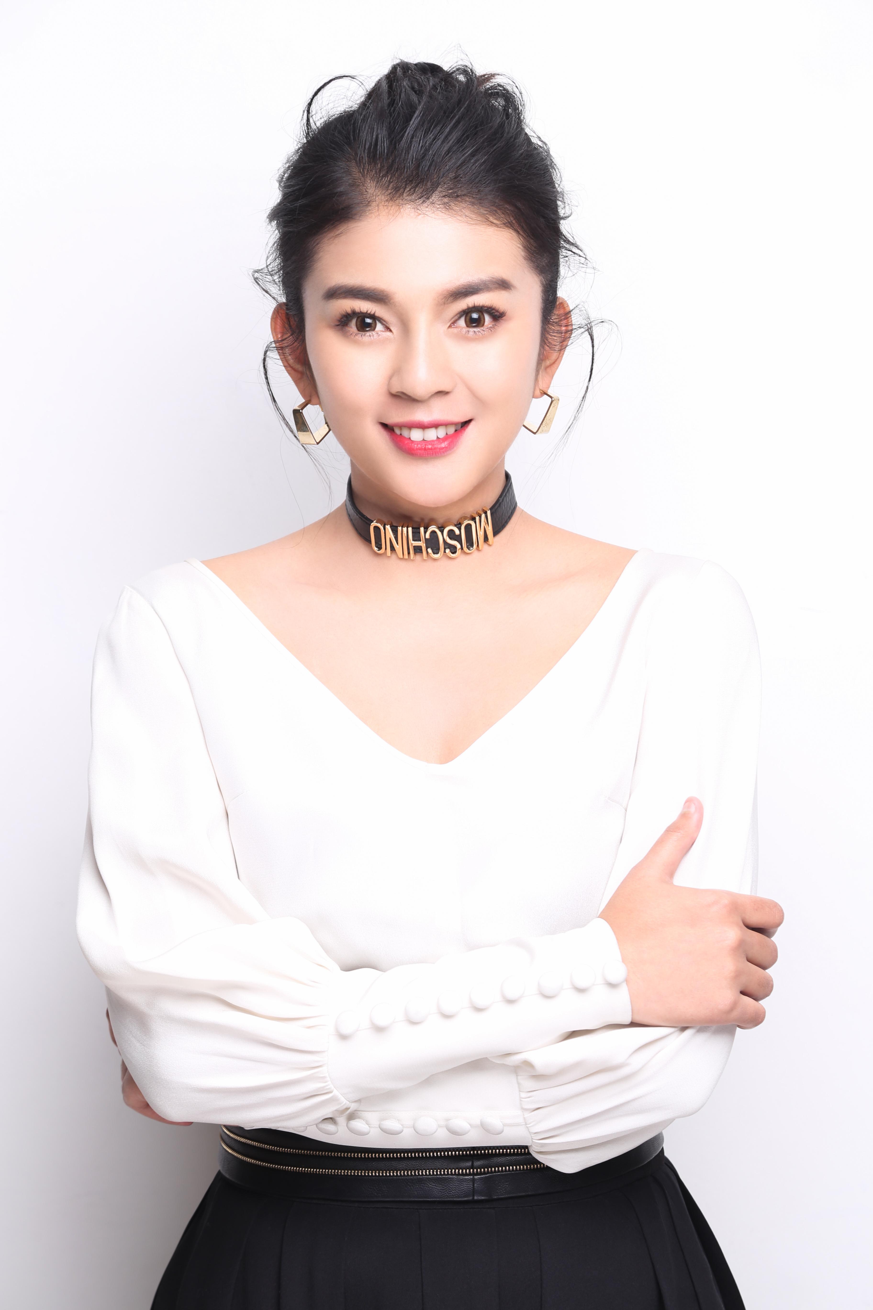 谈莉娜小黑热辣回归