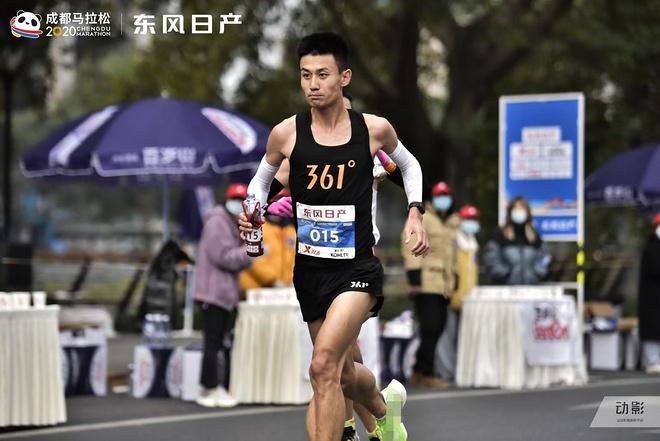 人物丨关思杨的跑步理想主义