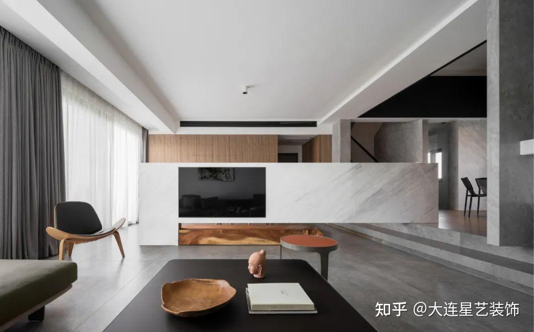 大连装修一组电视背景墙让客厅在你的眼前一亮