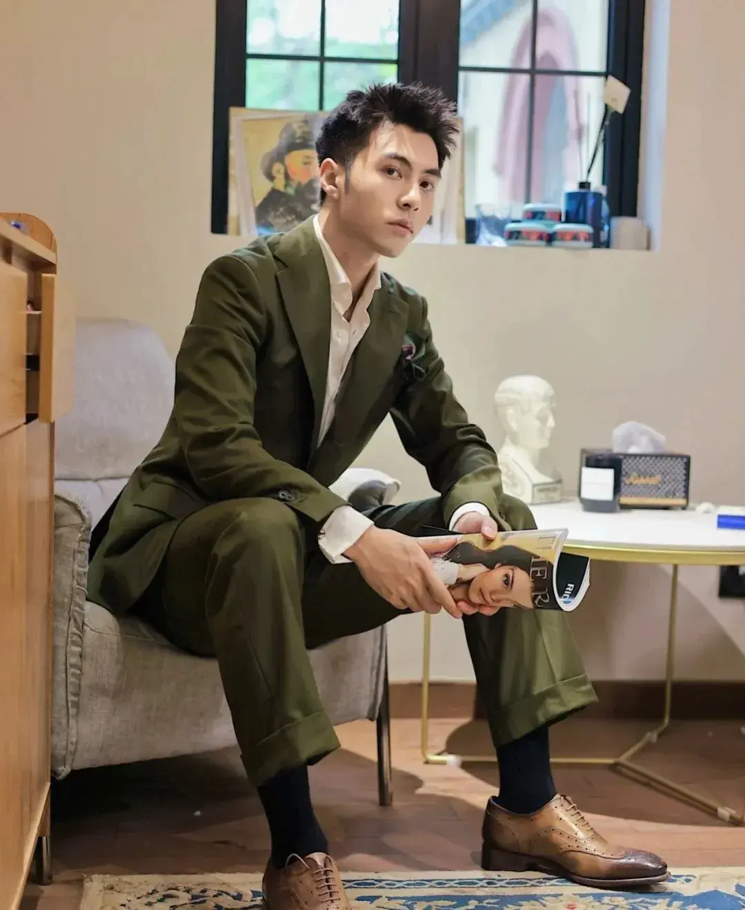 10 亚哲nemo虽然叫nemo,但亚哲身上是自带儒雅霸道总裁气质的.