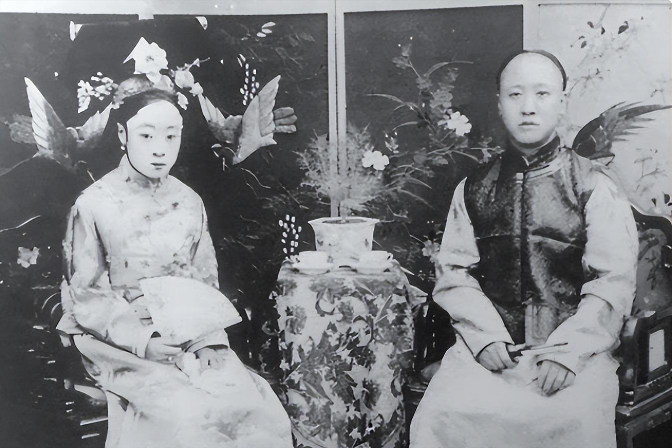 清朝最后一位摄政王,28岁就退休在家,晚年以90万斤小米卖掉王府