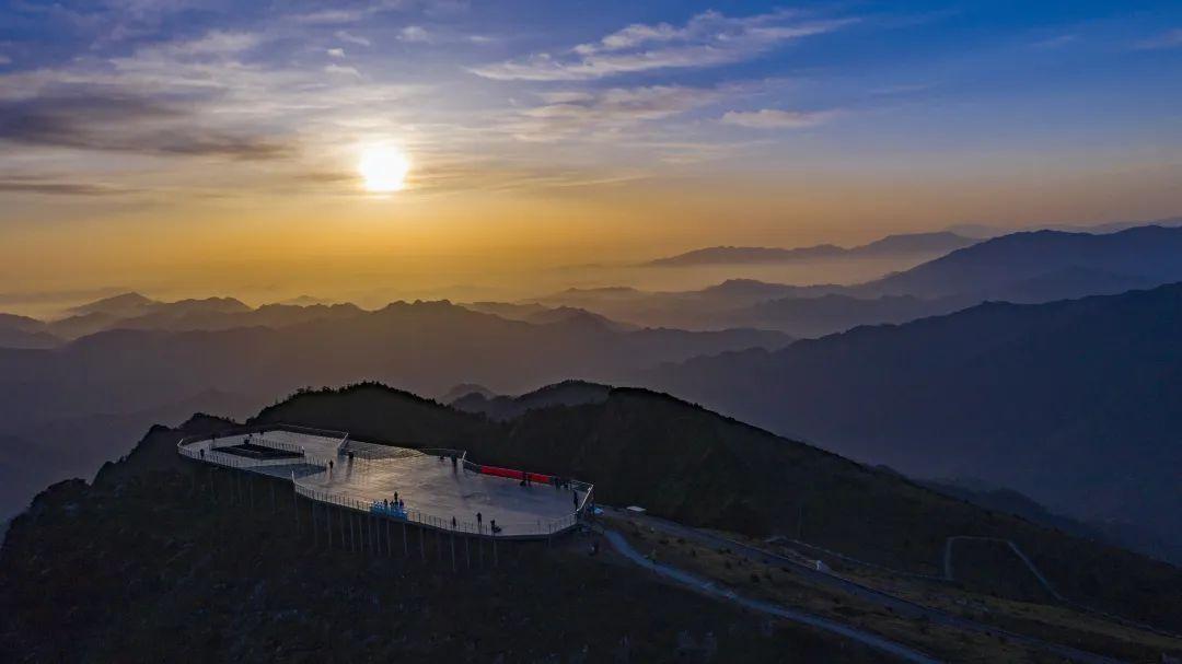 牛背山观景平台图片